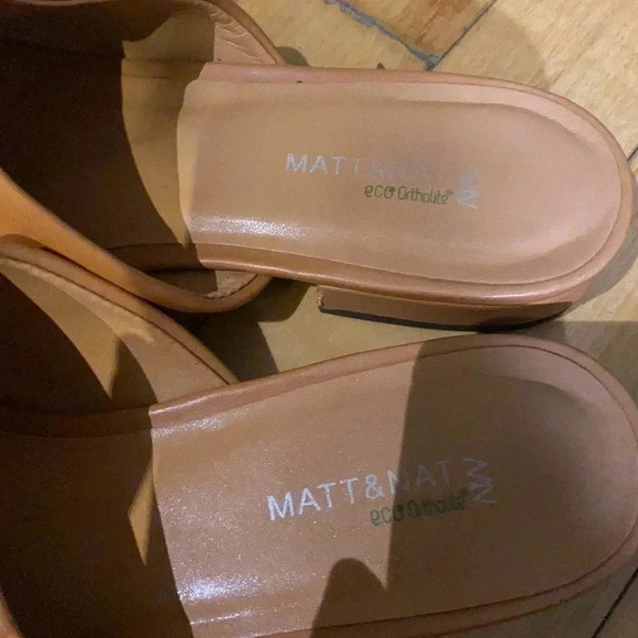 Matt & Nat sandals - Picture 4 of 9